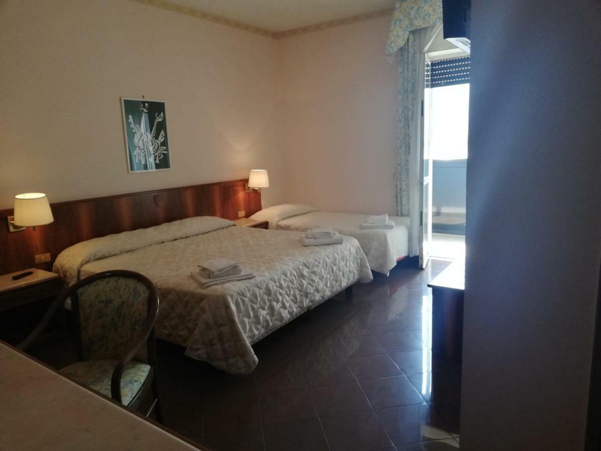 Hotel Antica Quercia Cementara Exterior photo